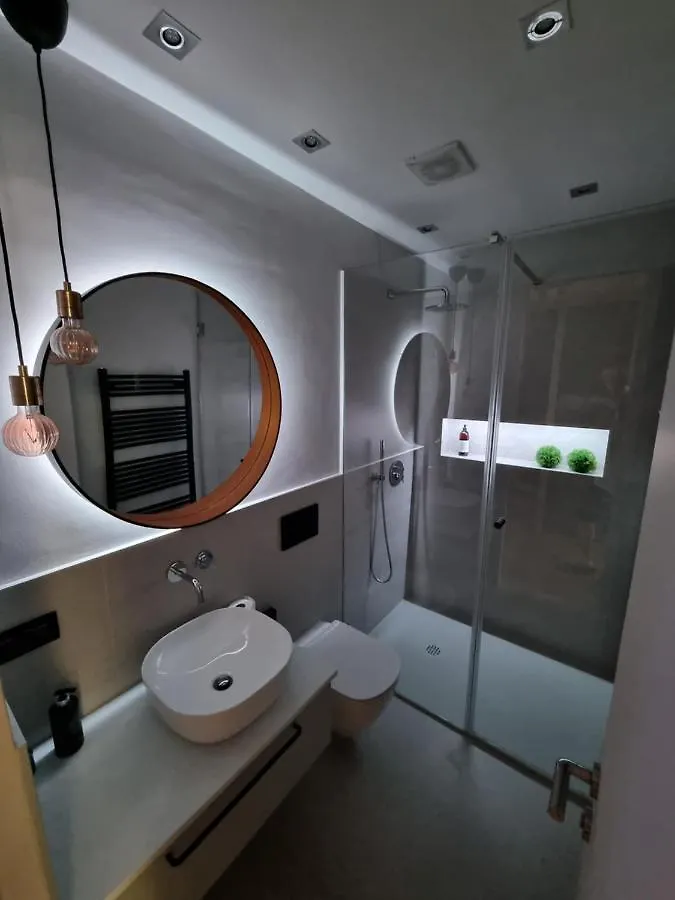 Arena Design Apartments With Free Private Parking And With A Terrace Pula 0*,